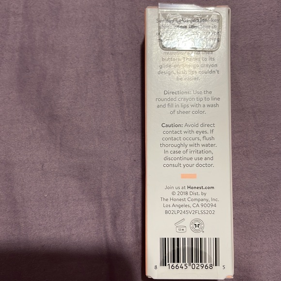 Honest beauty lip crayon - Picture 2 of 2